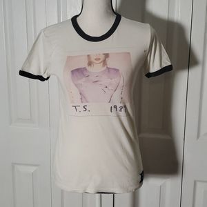 Taylor swift 1989 tour tee